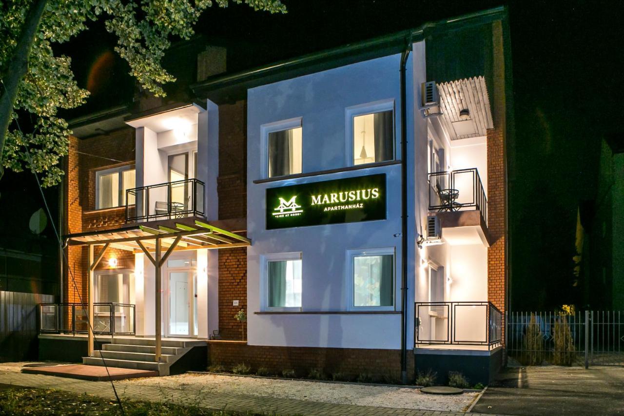 Marusius Apartmanhaz Makó Buitenkant foto