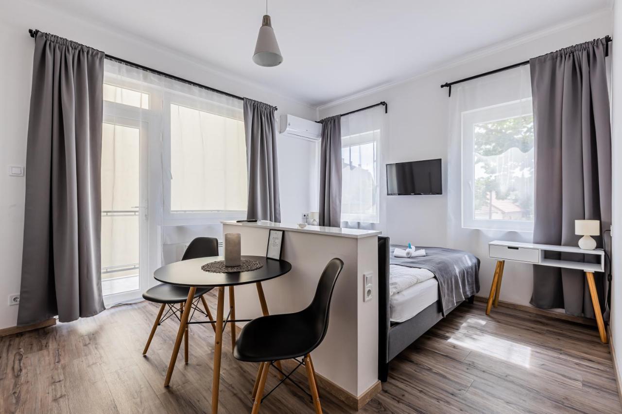 Marusius Apartmanhaz Makó Buitenkant foto