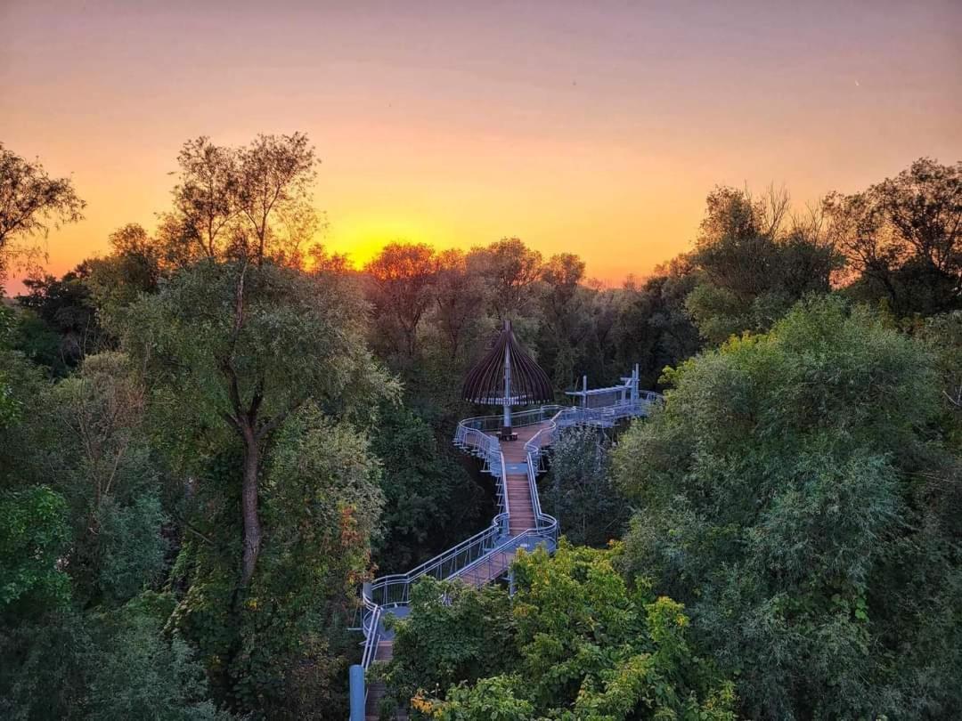 Marusius Apartmanhaz Makó Buitenkant foto