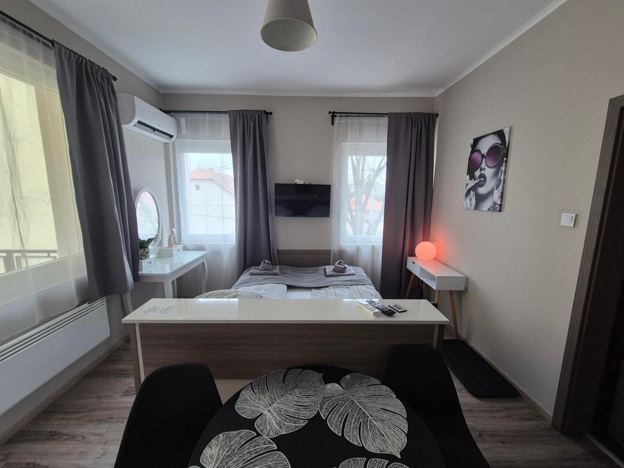 Marusius Apartmanhaz Makó Buitenkant foto