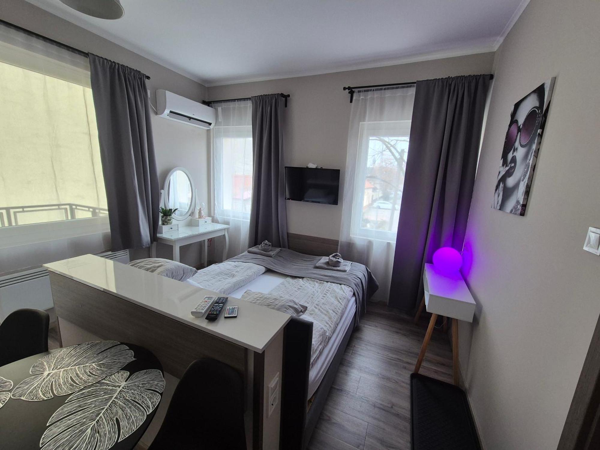 Marusius Apartmanhaz Makó Buitenkant foto
